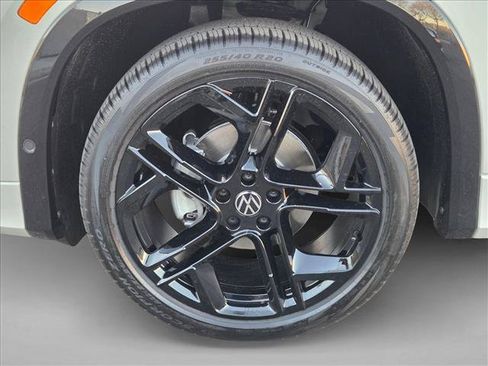 New 2026 Volkswagen Tiguan SE R-Line FWD image 10