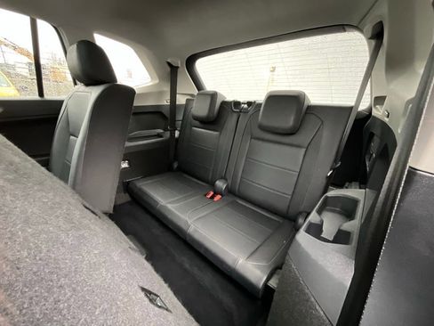 Used 2020 Volkswagen Tiguan SE w/ Panoramic Sunroof Package image 15