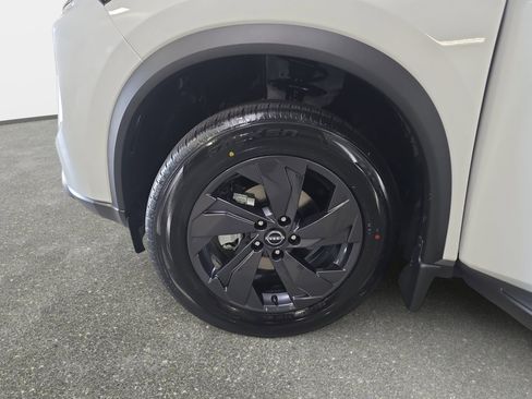 New 2026 Nissan Rogue SV FWD image 32