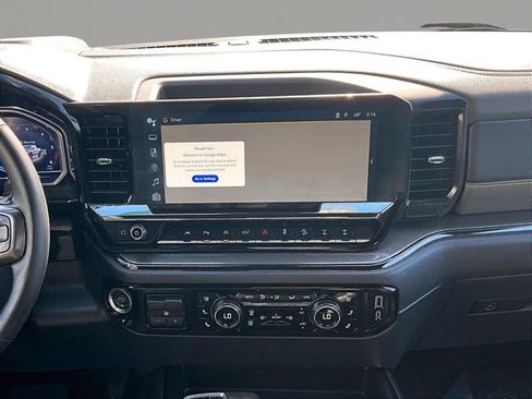 Used 2025 Chevrolet Silverado 1500 ZR2 w/ Technology Package image 8