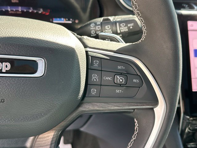 Used 2024 Jeep Grand Cherokee Limited AWD/4WD image 8