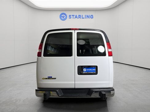 Used 2024 Chevrolet Express 2500 w/ Driver Convenience Package image 7