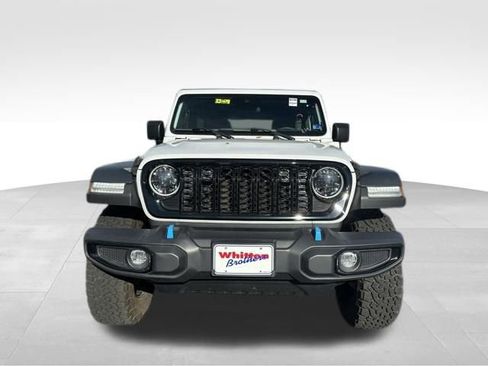 Used 2024 Jeep Wrangler Unlimited image 11