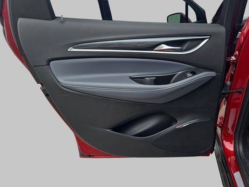 Used 2023 Buick Enclave Essence image 18