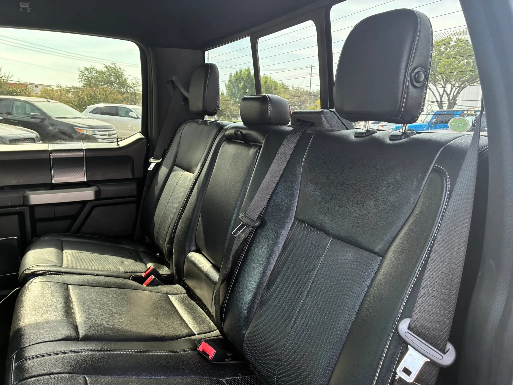 Used 2019 Ford F150 Lariat w/ Equipment Group 502A Luxury AWD/4WD image 14