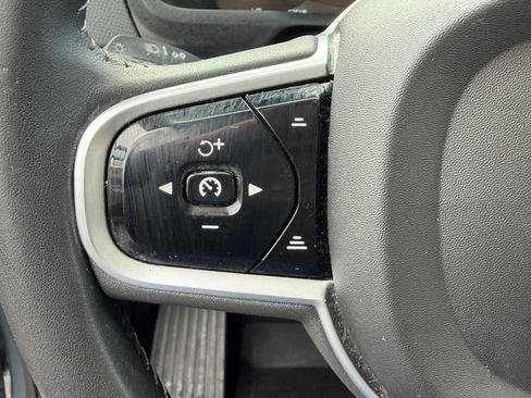 Used 2020 Volvo XC90 T5 Momentum w/ Protection Package Premier FWD image 26