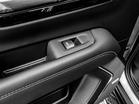 New 2026 Chevrolet Suburban Premier w/ Sun And Tow Package image 31