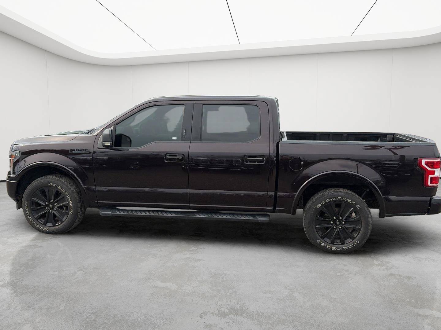 Used 2020 Ford F150 XLT w/ Equipment Group 302A Luxury AWD/4WD image 4