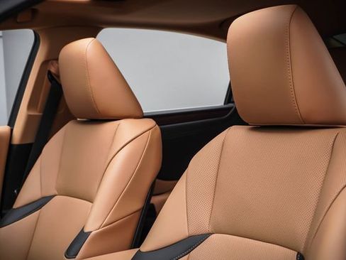 Used 2025 Lexus ES 350 w/ Premium Package image 10