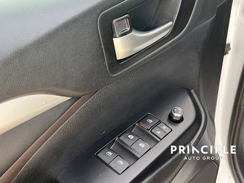 Used 2019 Toyota Highlander XLE AWD/4WD image 13