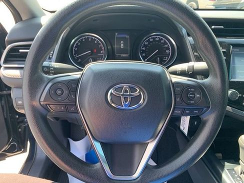 Used 2019 Toyota Camry LE image 22