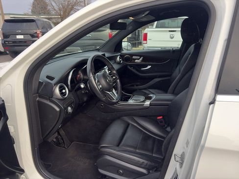 Used 2020 Mercedes-Benz GLC 300 4MATIC image 12