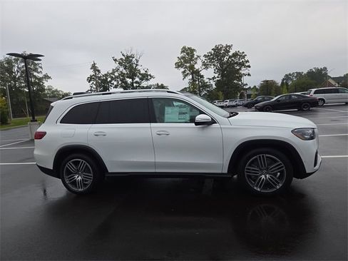 New 2026 Mercedes-Benz GLS 450 4MATIC image 2