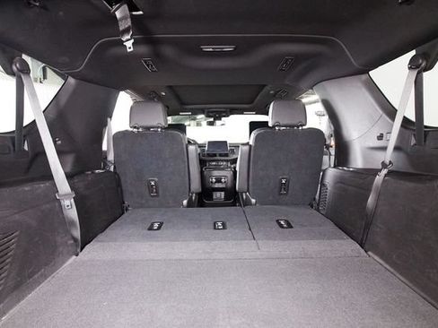 Used 2021 GMC Yukon XL AT4 w/ AT4 Premium Plus Package AWD/4WD image 31