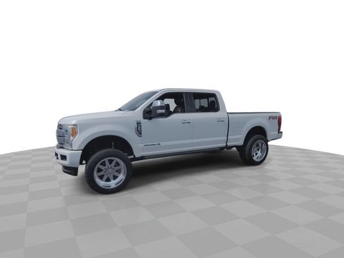 Used 2019 Ford F250 Platinum w/ Platinum Ultimate Package AWD/4WD image 4