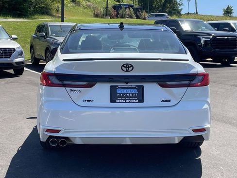 Used 2025 Toyota Camry XSE FWD image 4