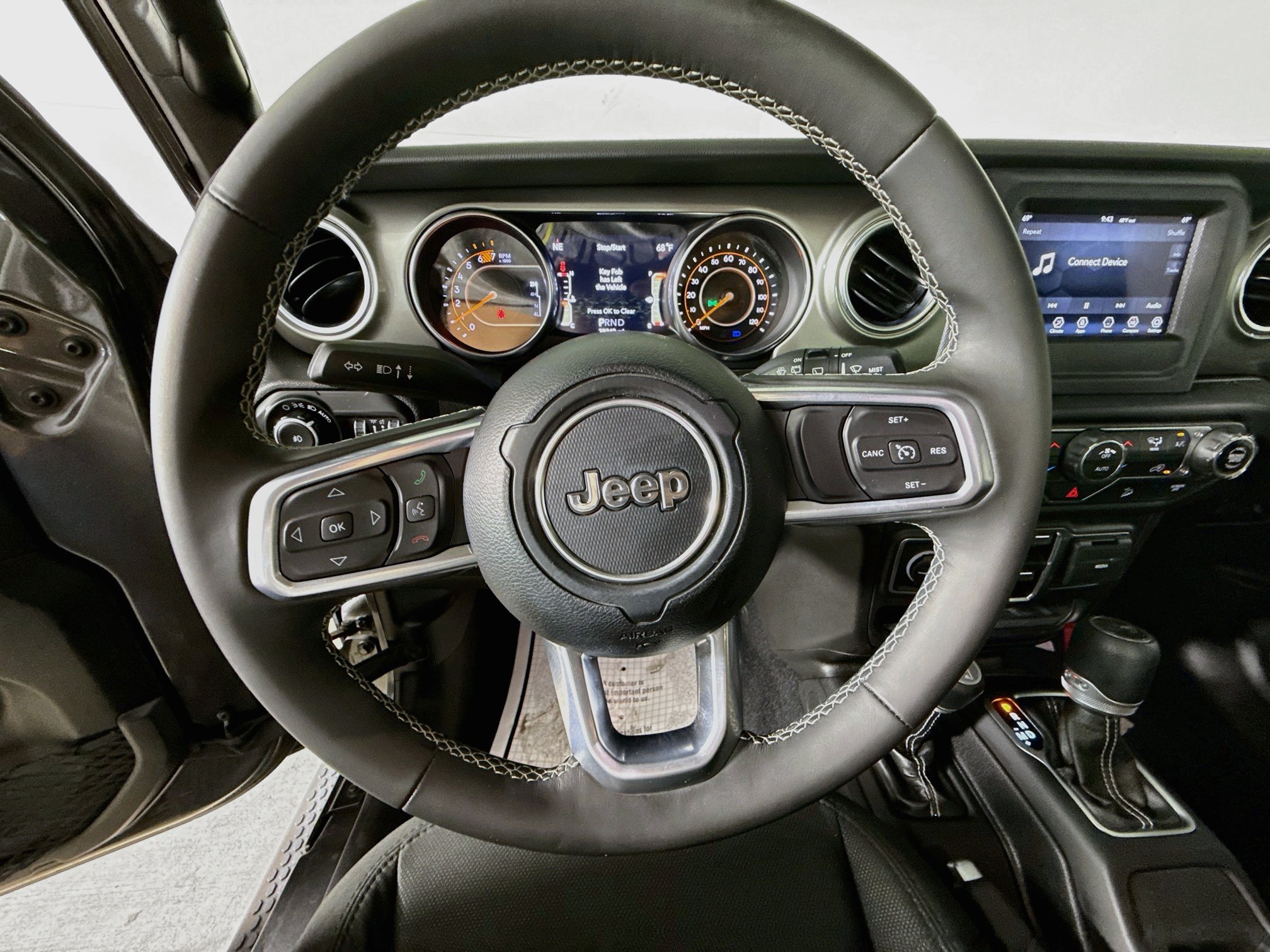 Used 2019 Jeep Wrangler Unlimited Sahara AWD/4WD image 11