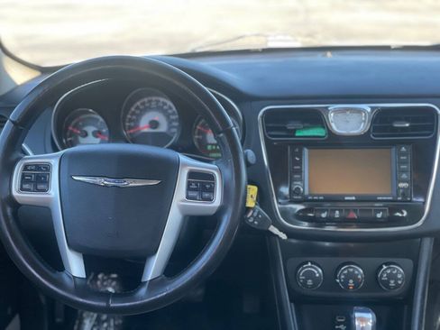 Used 2011 Chrysler 200 Limited FWD image 12