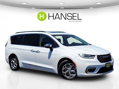Used 2023 Chrysler Pacifica Limited