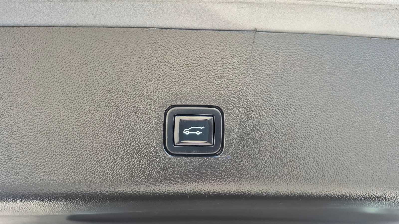 Used 2023 Chevrolet Traverse LT AWD/4WD image 7