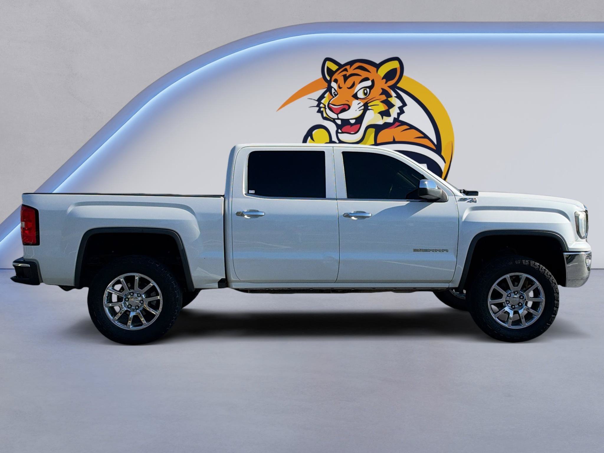 Used 2016 GMC Sierra 1500 SLE w/ SLE Value Package AWD/4WD image 4