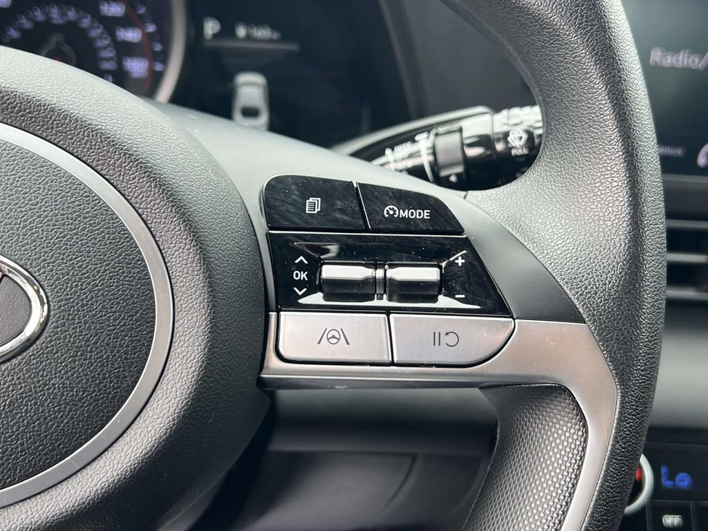 Used 2023 Hyundai Elantra SEL w/ Preferred Accessory Package FWD image 22