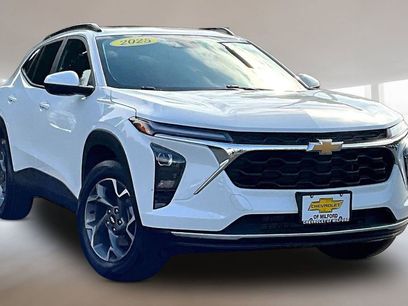 Used 2025 Chevrolet Trax LT w/ Sunroof Package
