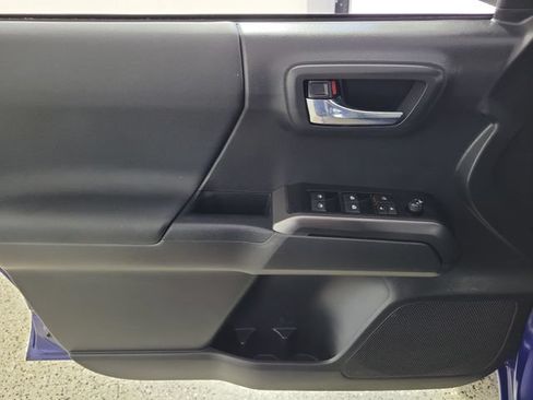 Used 2023 Toyota Tacoma TRD Sport AWD/4WD image 21
