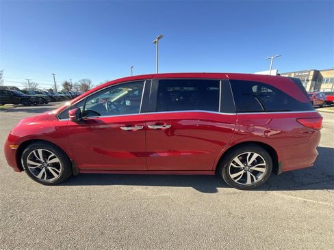 Used 2023 Honda Odyssey Touring image 5