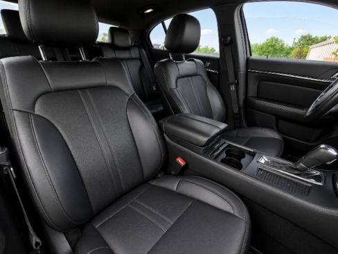 Used 2013 Lincoln MKS FWD image 10
