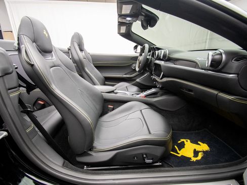 Used 2023 Ferrari Portofino M RWD image 22