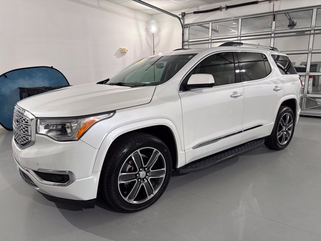 Used 2018 GMC Acadia Denali w/ Technology Package FWD image 3