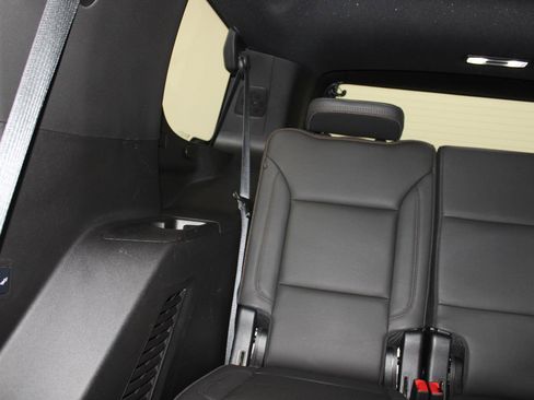 Used 2024 Chevrolet Tahoe High Country image 28