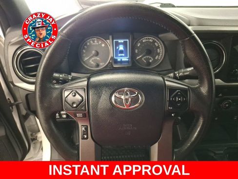 Used 2017 Toyota Tacoma TRD Sport w/ Tow Package AWD/4WD image 18