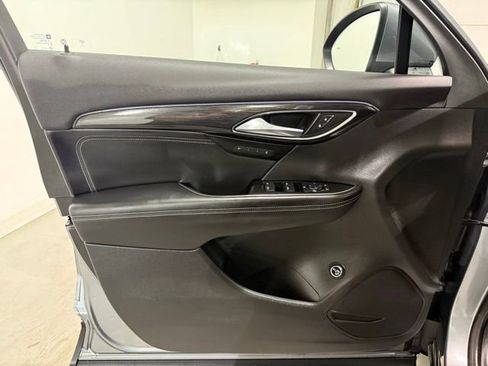 Used 2021 Buick Envision Essence FWD image 11