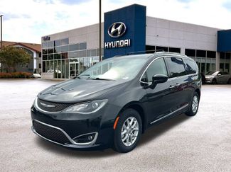 Used 2020 Chrysler Pacifica Touring-L image 1