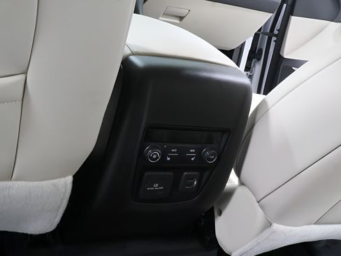 Used 2023 Buick Enclave Avenir w/ Avenir Technology Package AWD/4WD image 27