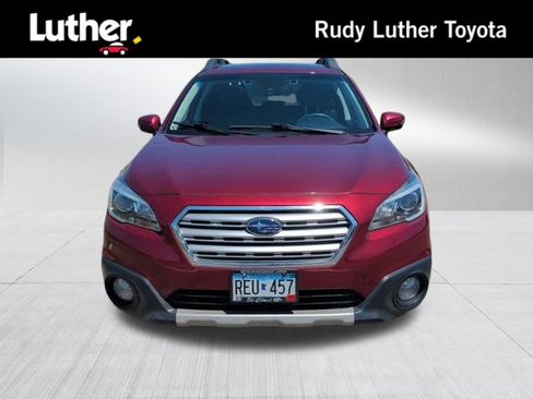 Used 2017 Subaru Outback 2.5i Limited AWD/4WD image 1