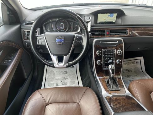 Used 2015 Volvo XC70 T6 w/ Proximity Package AWD/4WD image 13