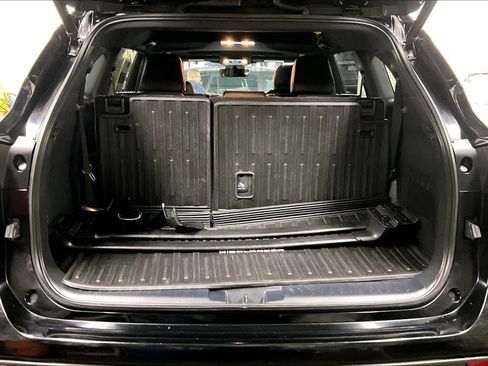 Used 2023 Toyota Highlander XSE image 32