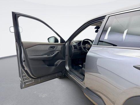 Used 2021 Nissan Rogue S AWD/4WD image 9