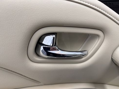 Used 2022 INFINITI QX80 Luxe w/ Cargo Package image 42