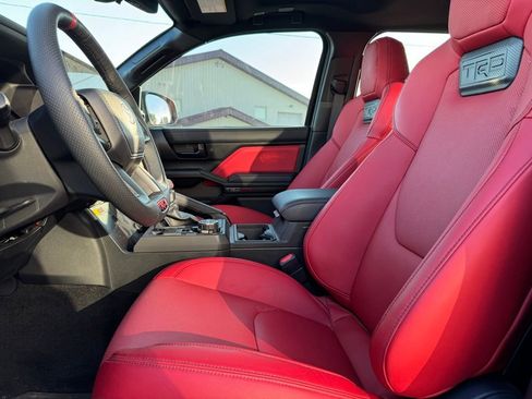 Used 2025 Toyota Tacoma TRD Pro AWD/4WD image 4