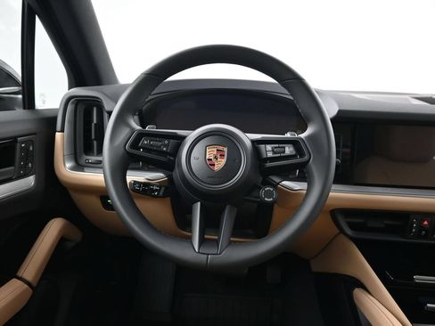 Certified 2026 Porsche Cayenne AWD/4WD image 12