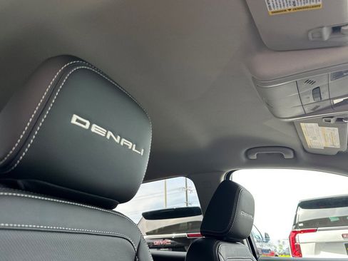 Certified 2024 GMC Terrain Denali w/ Denali Premium Package AWD/4WD image 21