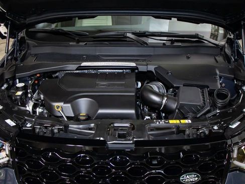 Used 2025 Land Rover Discovery Sport Dynamic SE image 5