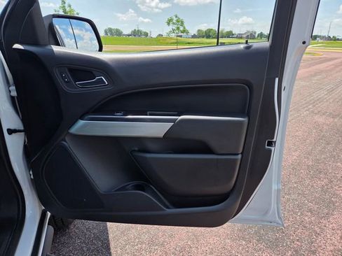 Used 2022 Chevrolet Colorado LT w/ LT Convenience Package AWD/4WD image 36
