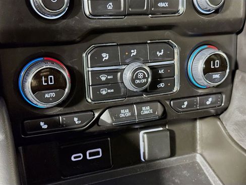 Certified 2024 Chevrolet Tahoe Z71 w/ Luxury Package image 13