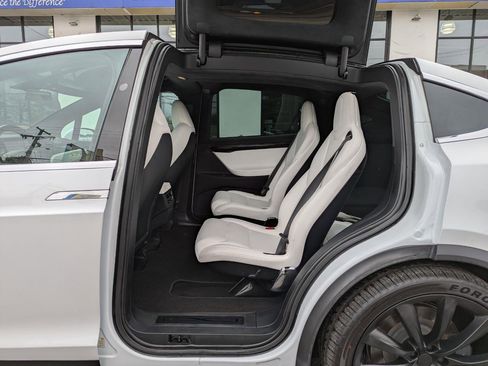 Used 2020 Tesla Model X Long Range AWD/4WD image 34