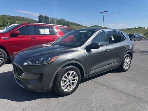 Used 2020 Ford Escape SE image 8